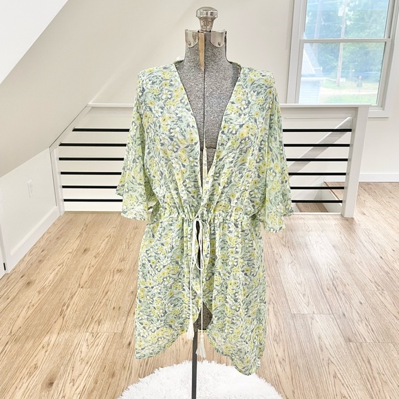 LC Lauren Conrad Other - NWT LC Lauren Conrad, green, yellow and white tie front kimono
